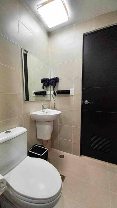 1Br With Extra Room At One Regis- Megaworld Bacolod Ngoại thất bức ảnh